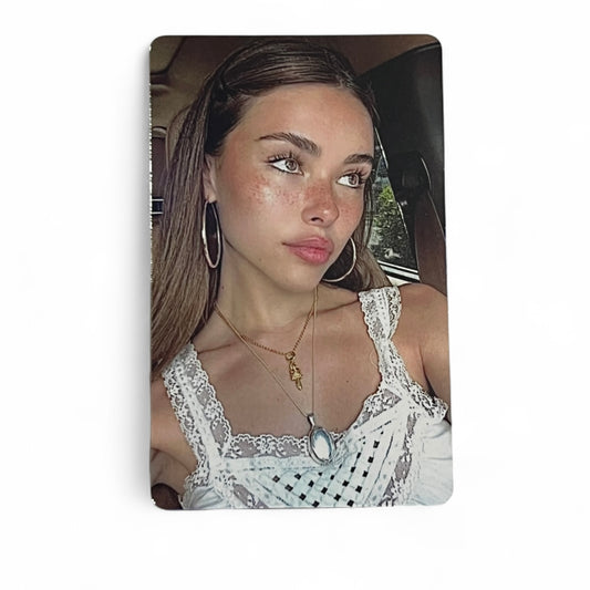 Madison Beer Photocard.