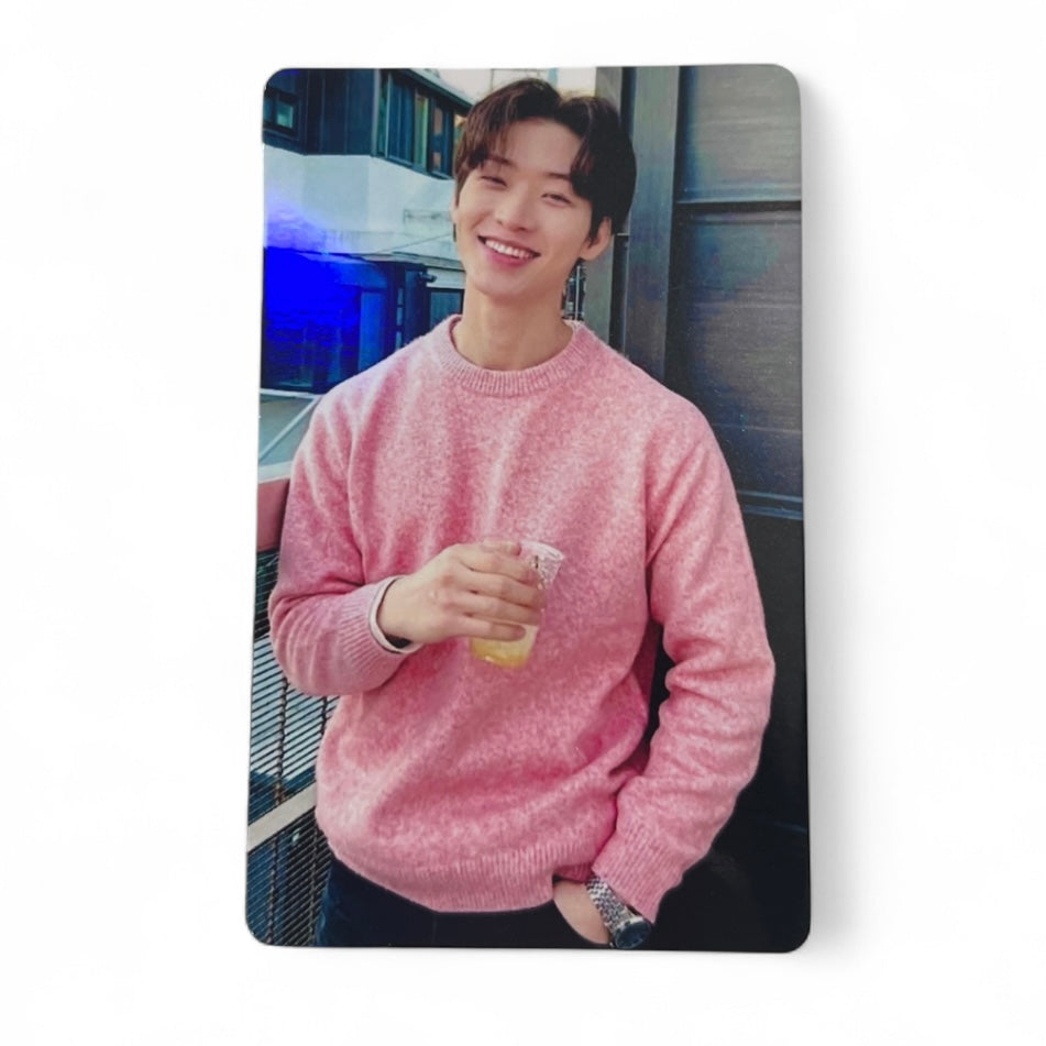XO Kitty Minho Photocard