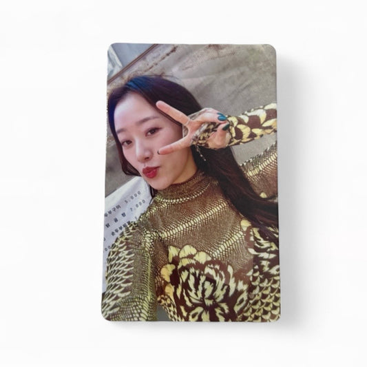 XO Kitty Yuri Photocard
